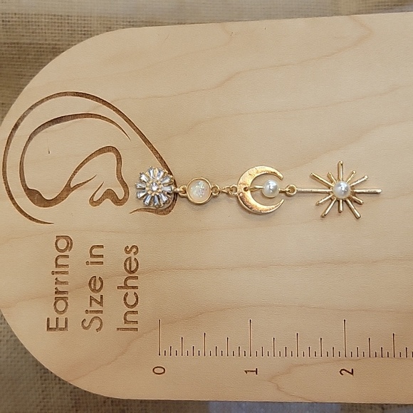 🔥LAST PAIR🔥 Celestial Holiday MCM Dangle Earrings - Picture 3 of 6